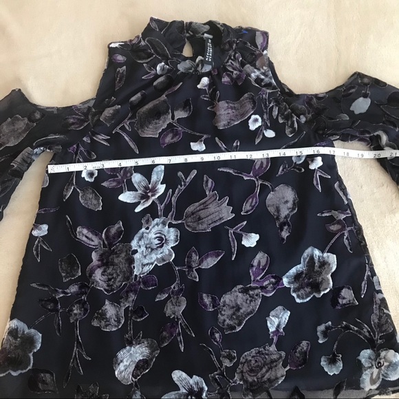 Design Lab Floral Cold Shoulder Top - Size XS - Picture 9 of 13